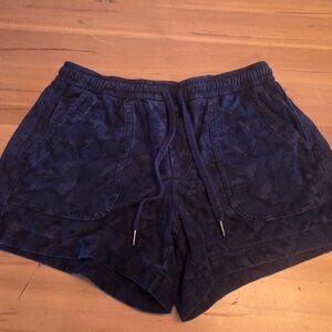Athleta Shorts Women's Size 10 Camo Farallon Cotton Breathable UPF Stretch